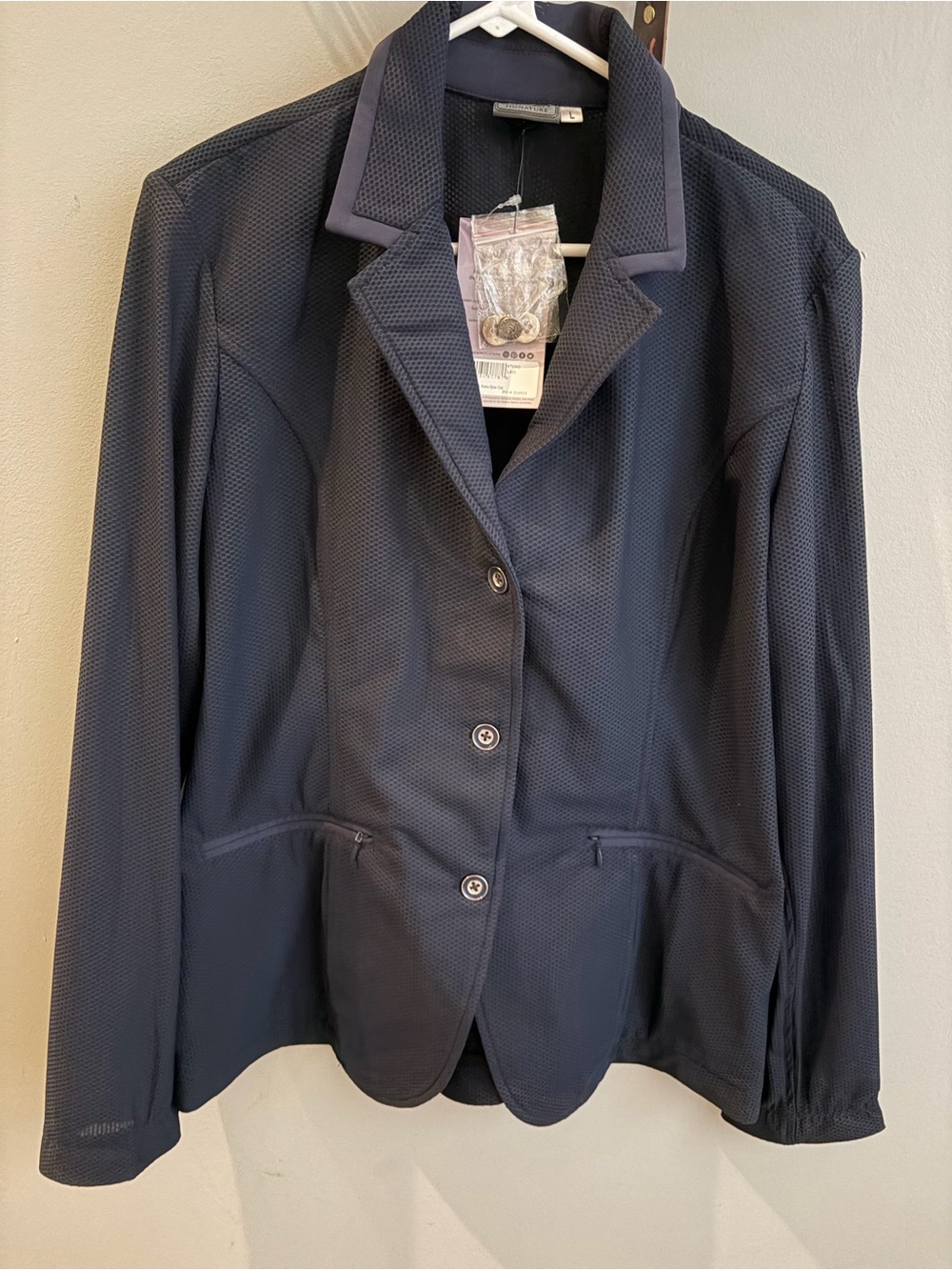 Ovation 3 button show coat airflex